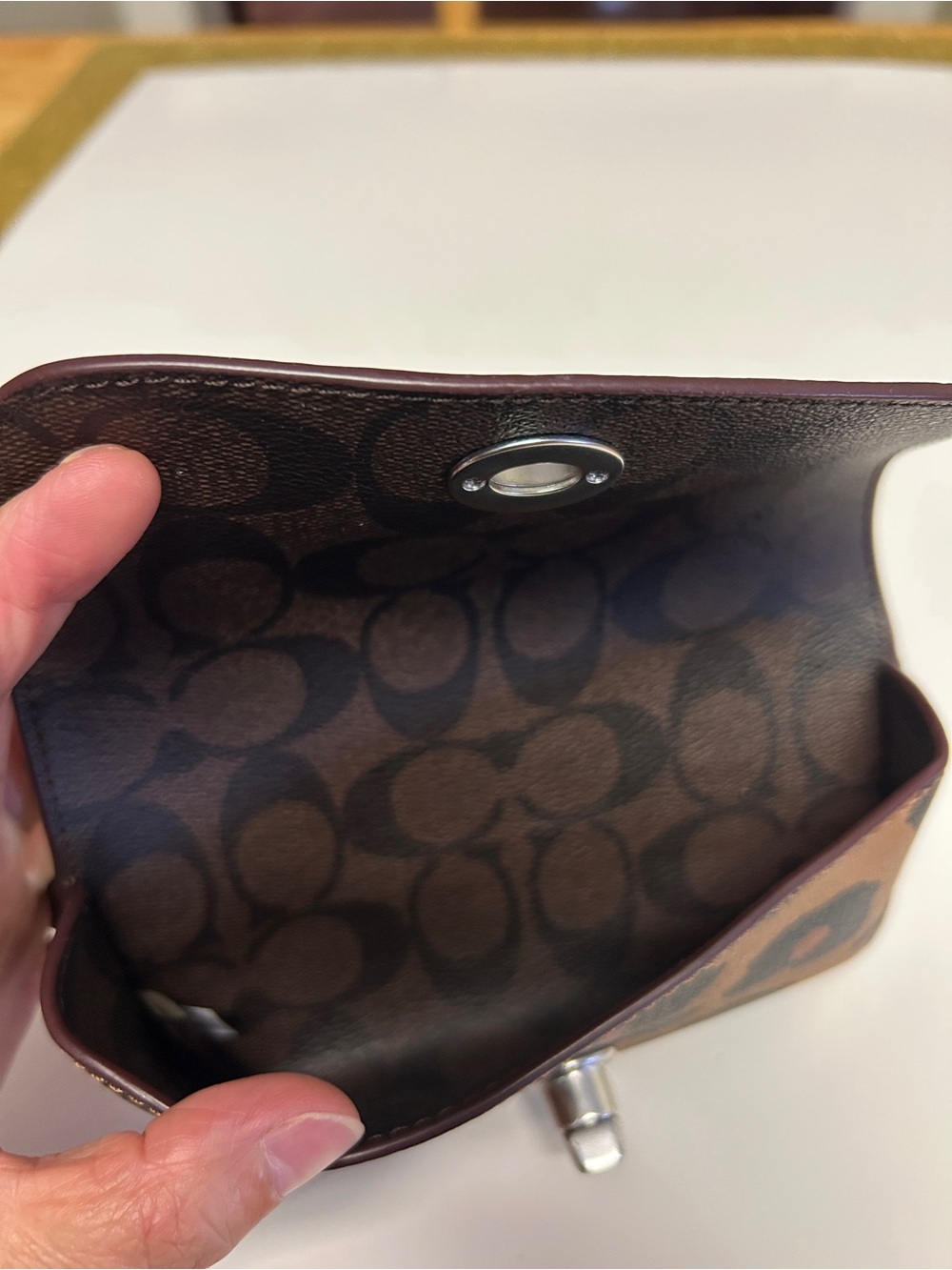 Coach Turn-Lock Wristlet /Sunglasses Holder - Picture 5 of 6
